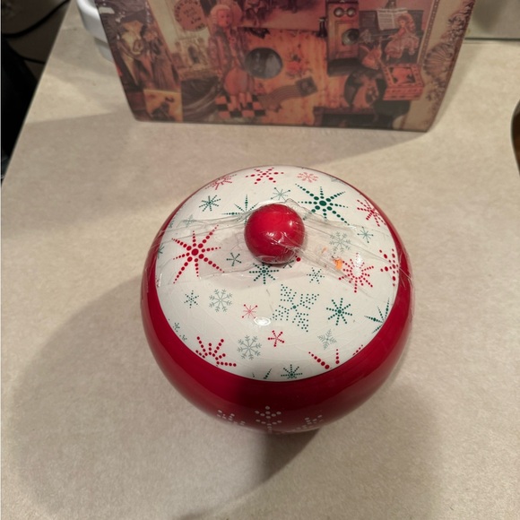 Holiday Decoration bowl with lid - Picture 2 of 4